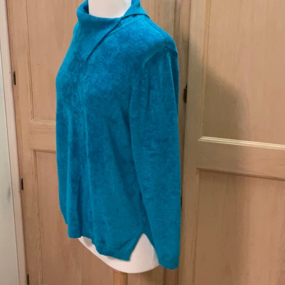 Turquoise - Picture 2 of 7